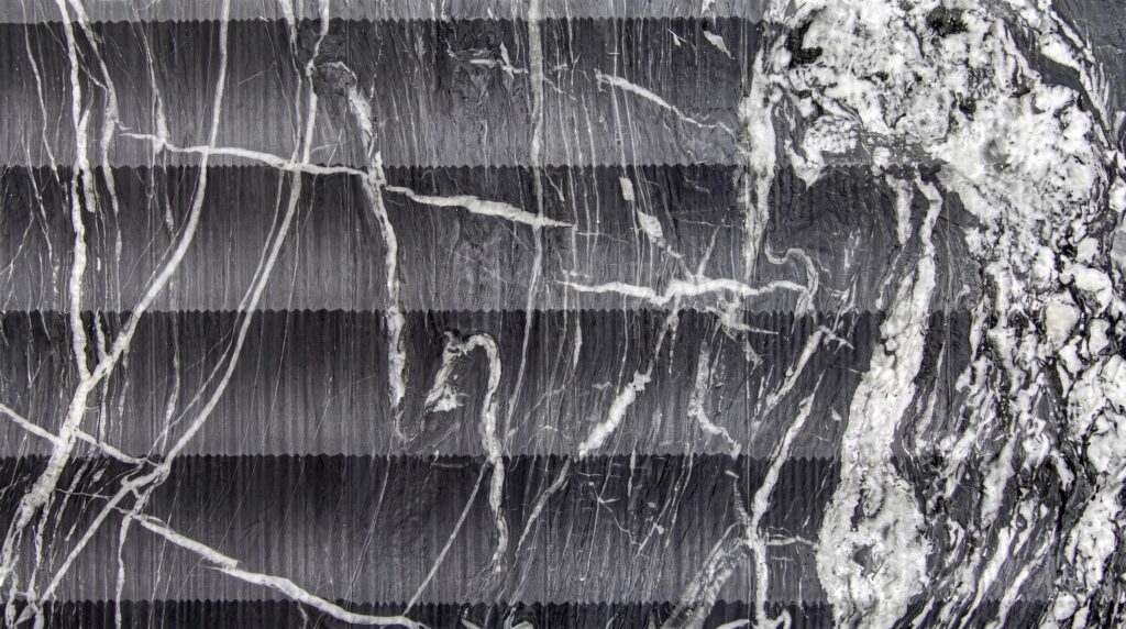 Belvedere White Vein in Swing